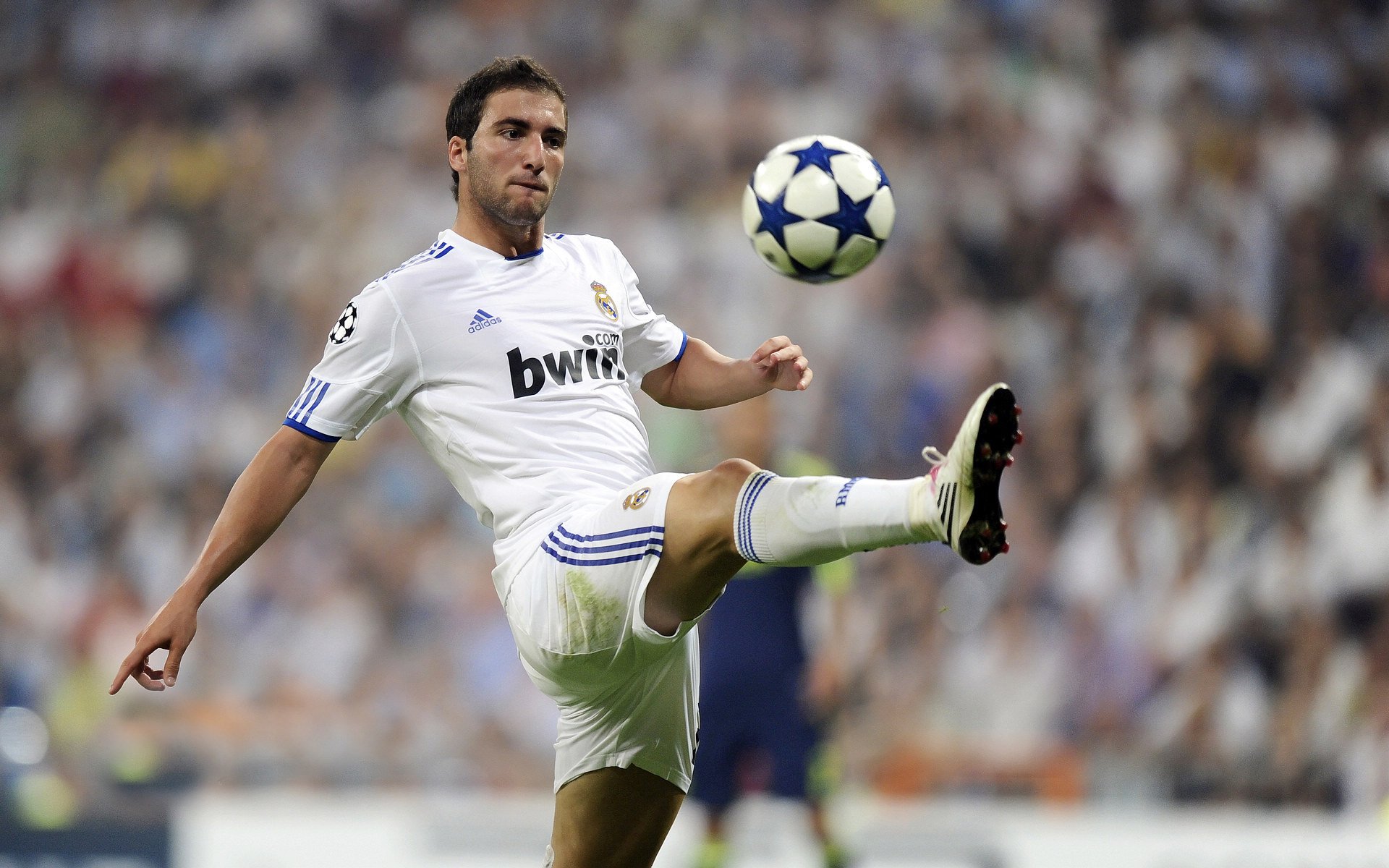 开云体育-赛季最震撼的进球盘点：开启“哇”瞬间达人，赛季最佳进球